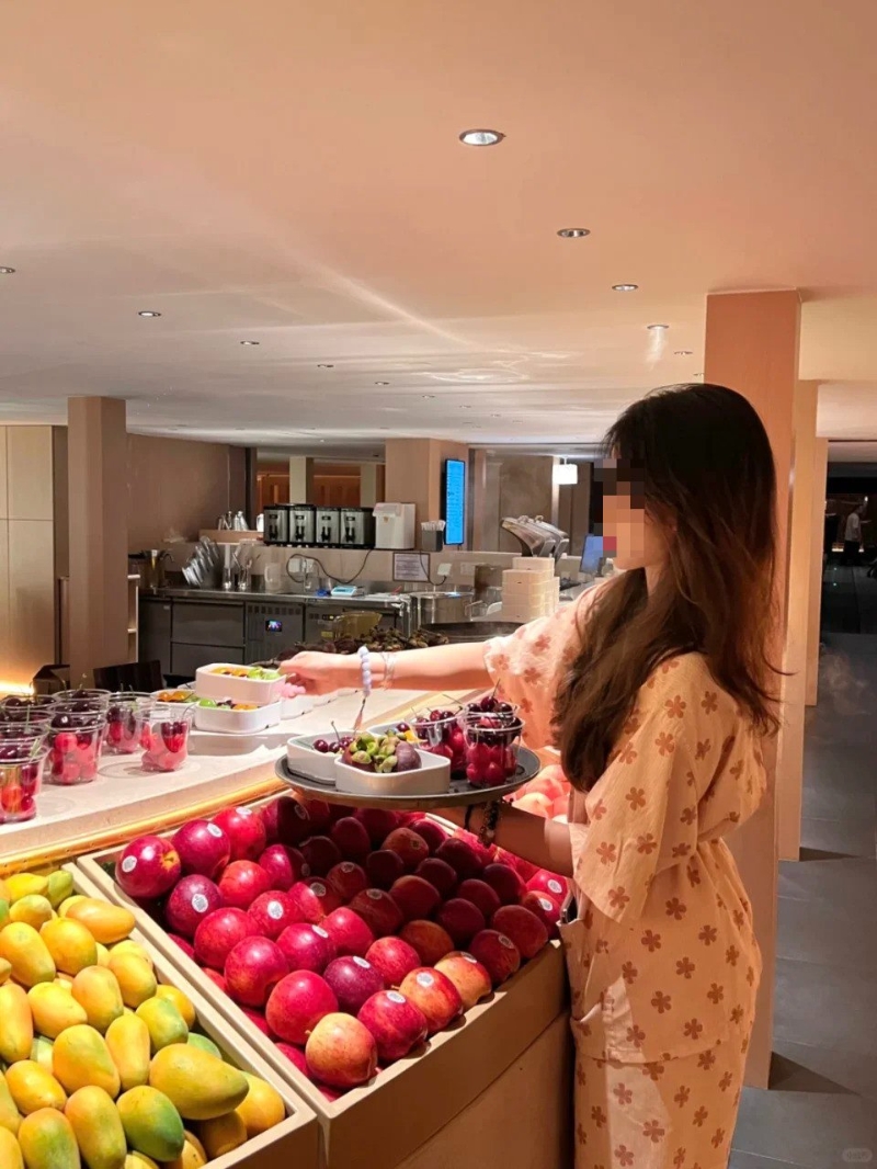 免費區內的水果任食。圖：小紅書@一顆荔枝跟朋友一起