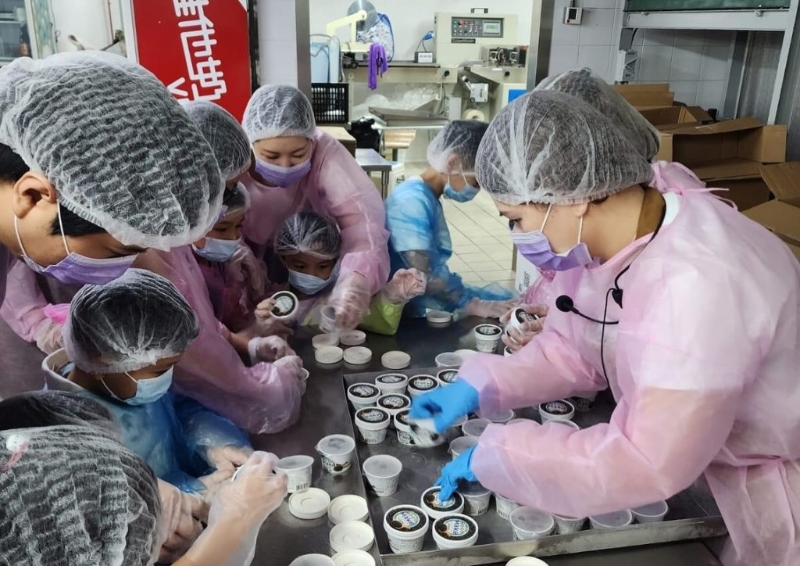 人氣參觀雪糕廠親子團暑假再開團 人氣參觀雪糕廠親子團暑假再開團