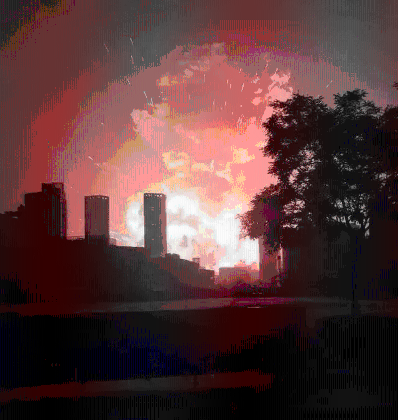 2015天津大爆炸威力驚人，出現突大蘑菇云。