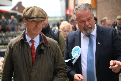 法拉奇進行競選活動