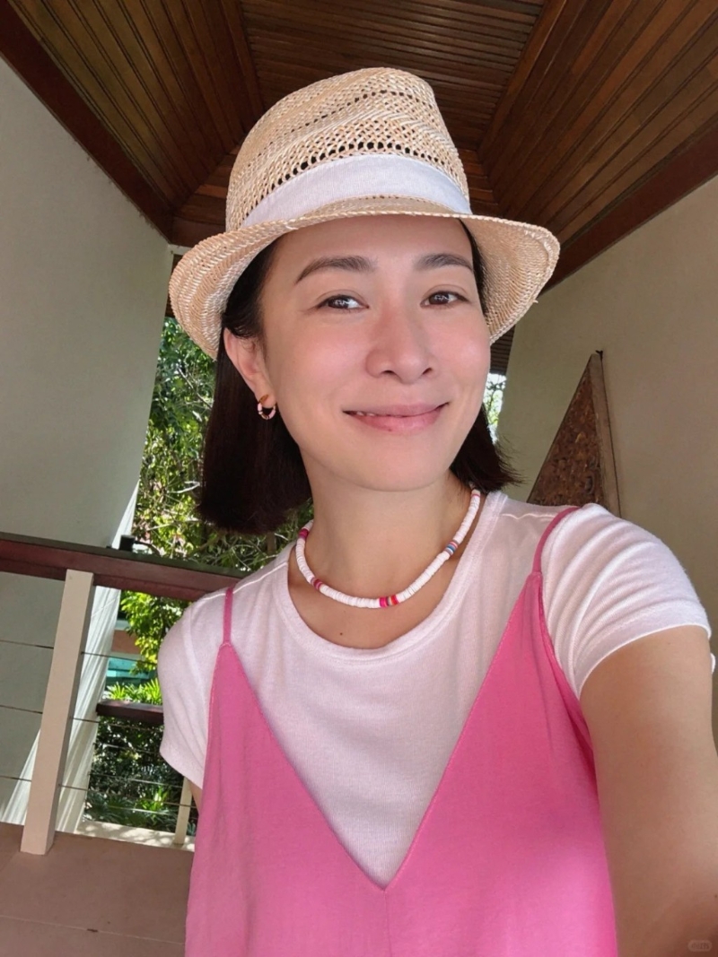 佘詩曼14日亦有在小紅書分享旅行照。