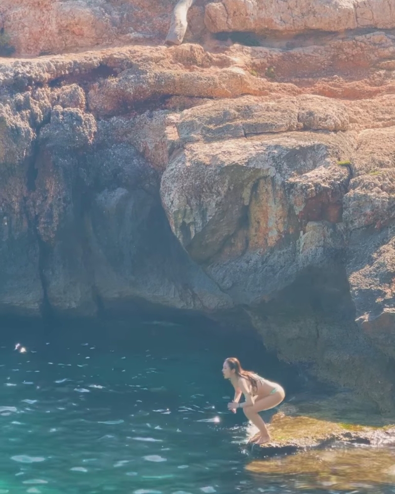 蔡嘉欣貼出令一條跳海影片。