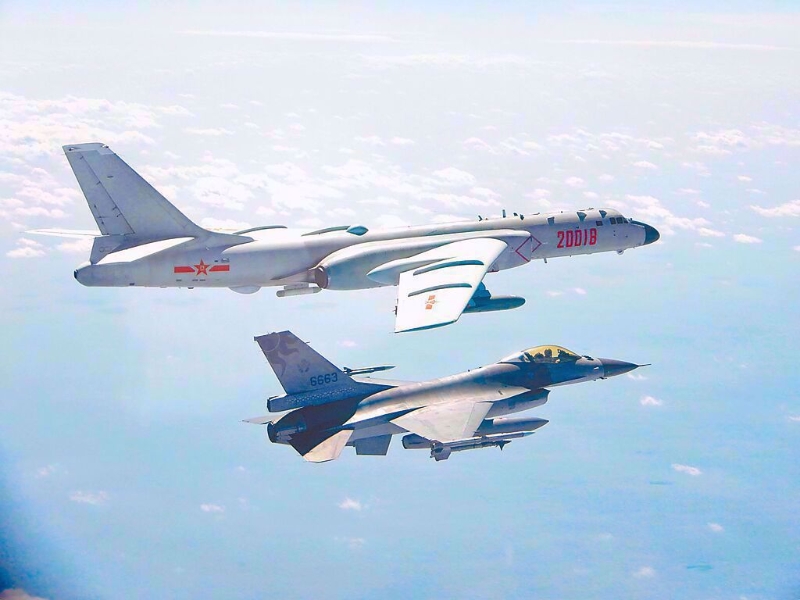 解放軍布局“四面圍臺”