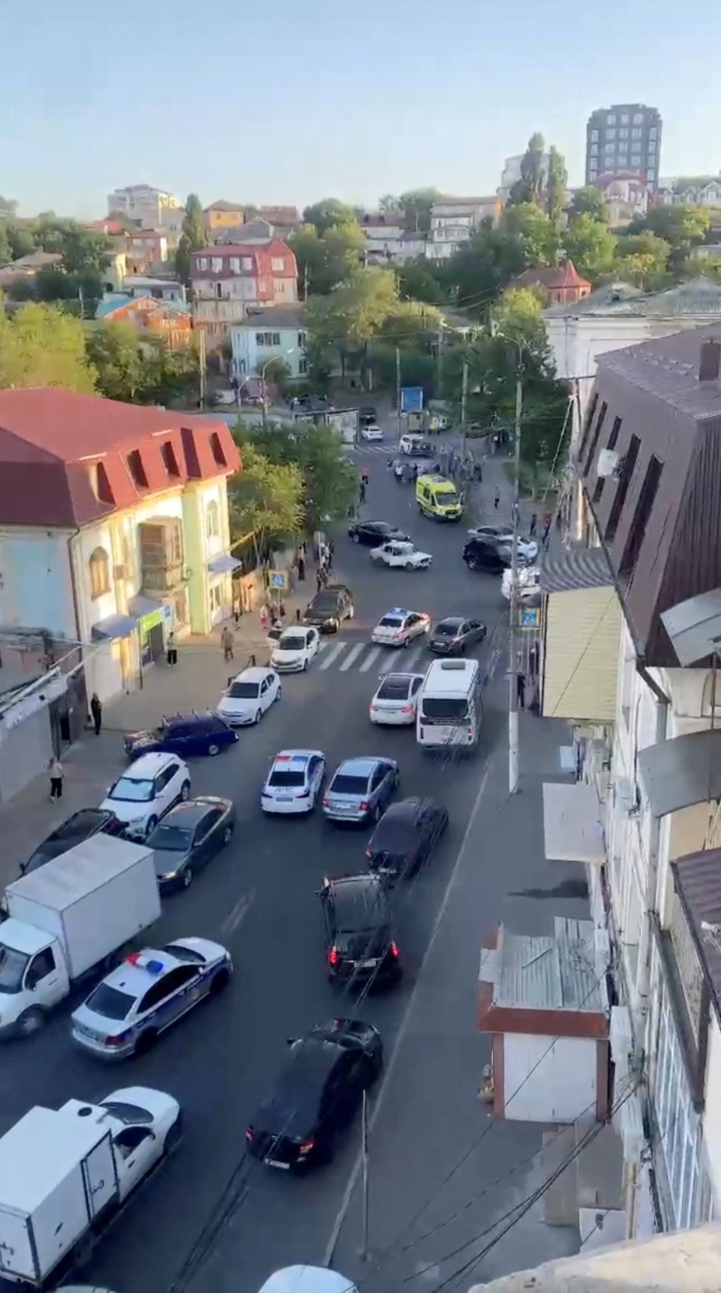 現場多部緊急車輛戒備。 路透社