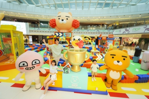 場內特設6大打卡位及3大運動游樂體驗區，多位KAKAO FRIENDS人氣角色穿梭其中。