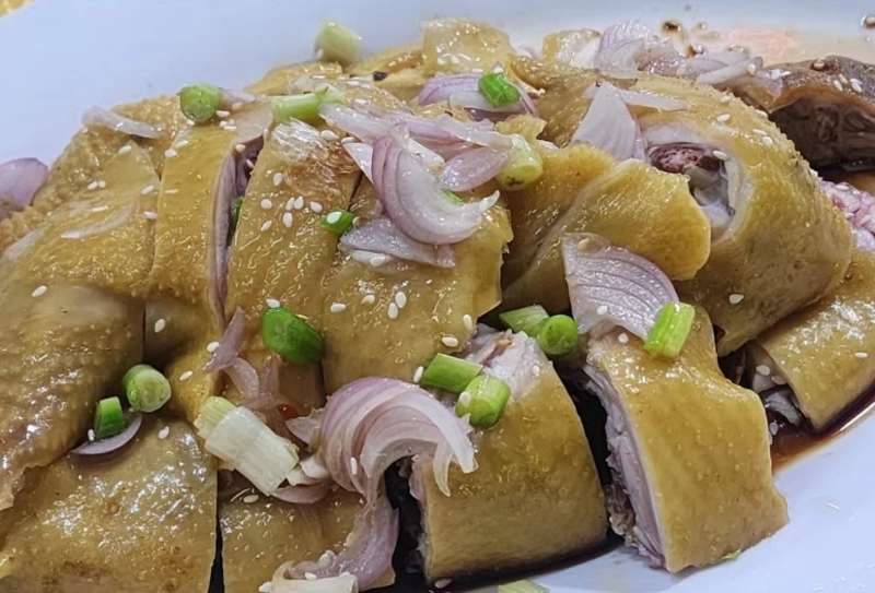 中山美食推介2024｜8. 利泰食店 位于舊城區的老牌消夜大排檔。（圖片來源：小紅書@過氣校紅高飛陳）