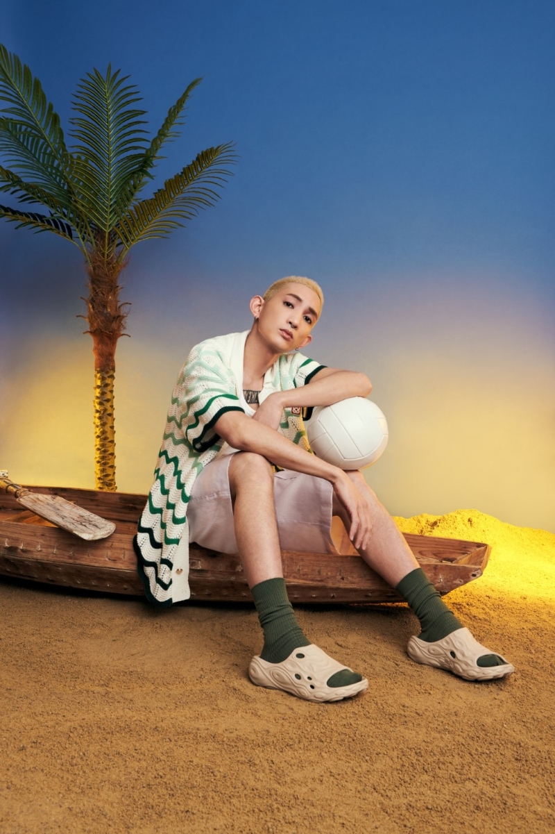 人氣男團Mirror成員Lokman以短褲的夏日造型，配襯Merrell新推的Hydro Slide 2水陸兩用鞋