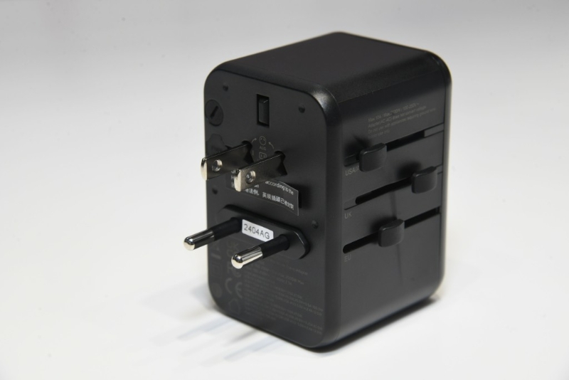 TecADVISOR 100W桿高效能5 usb旅行轉換插頭S318