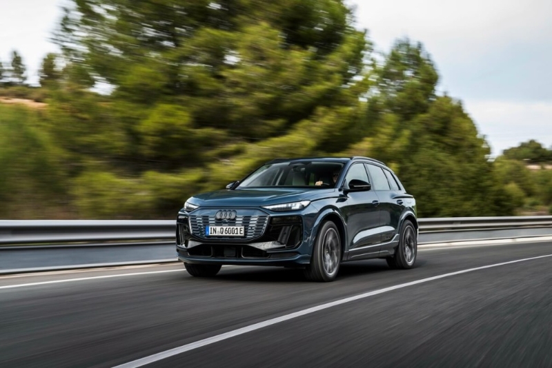 至于Q6 e-tron1等新車型及未來E31.2電子架構的車型，則會透過Cerence chat Pro使用ChatGPT。