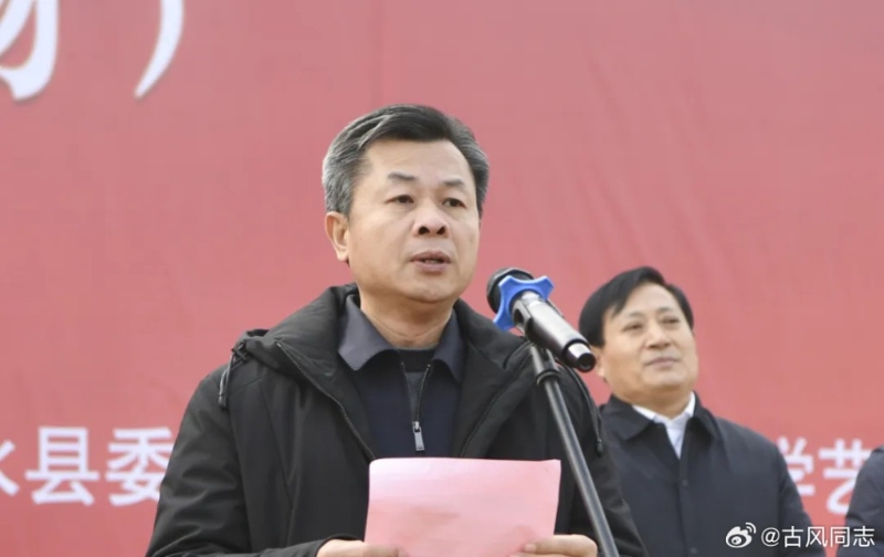 兇手不滿解雇賠償而捅殺臨沂市文聯主席戰祥春。