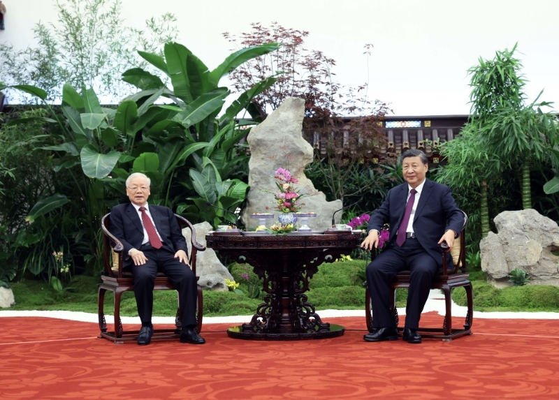 習近平同阮富仲茶敘。 新華社