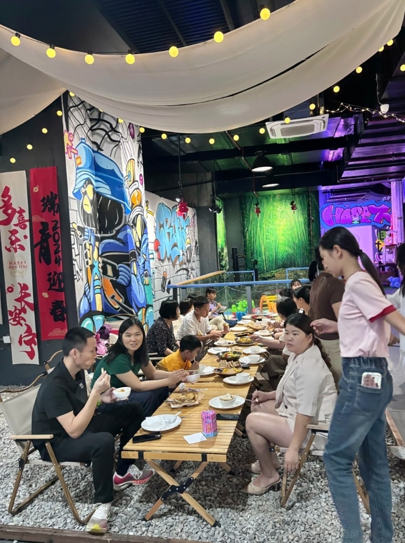 中山玩樂好去處2024｜7. K6城市營地 露營風格餐廳，面積1000平方米，客人可以悠閑地享受室內露營樂趣。（圖片來源：小紅書＠ K6城市營地）