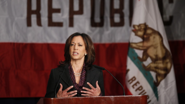 哈里斯父母分別為非裔牙買加與印度移民 哈里斯父母分別為非裔牙買加與印度移民