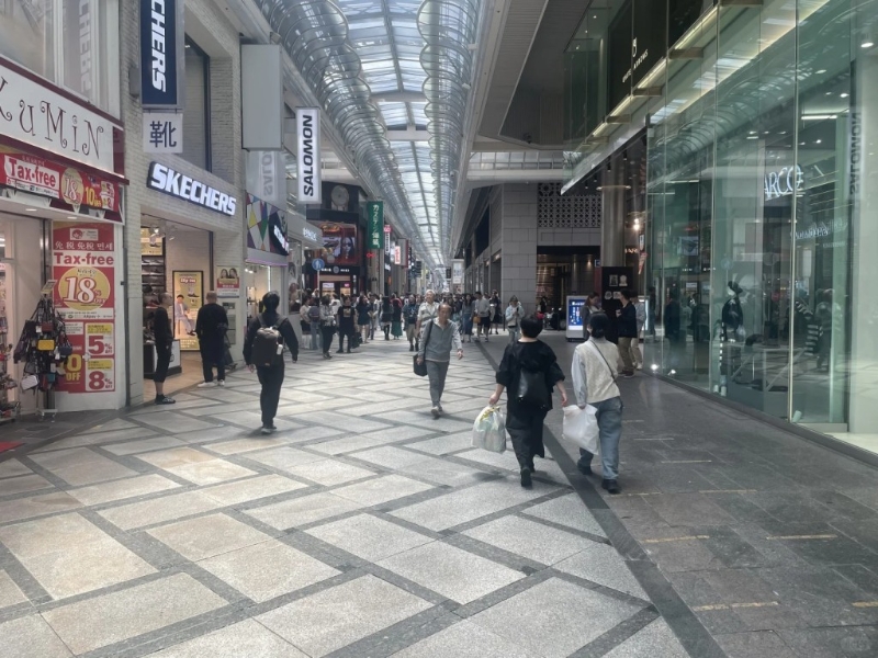 中國游客街頭遇劫受傷 中國游客街頭遇劫受傷