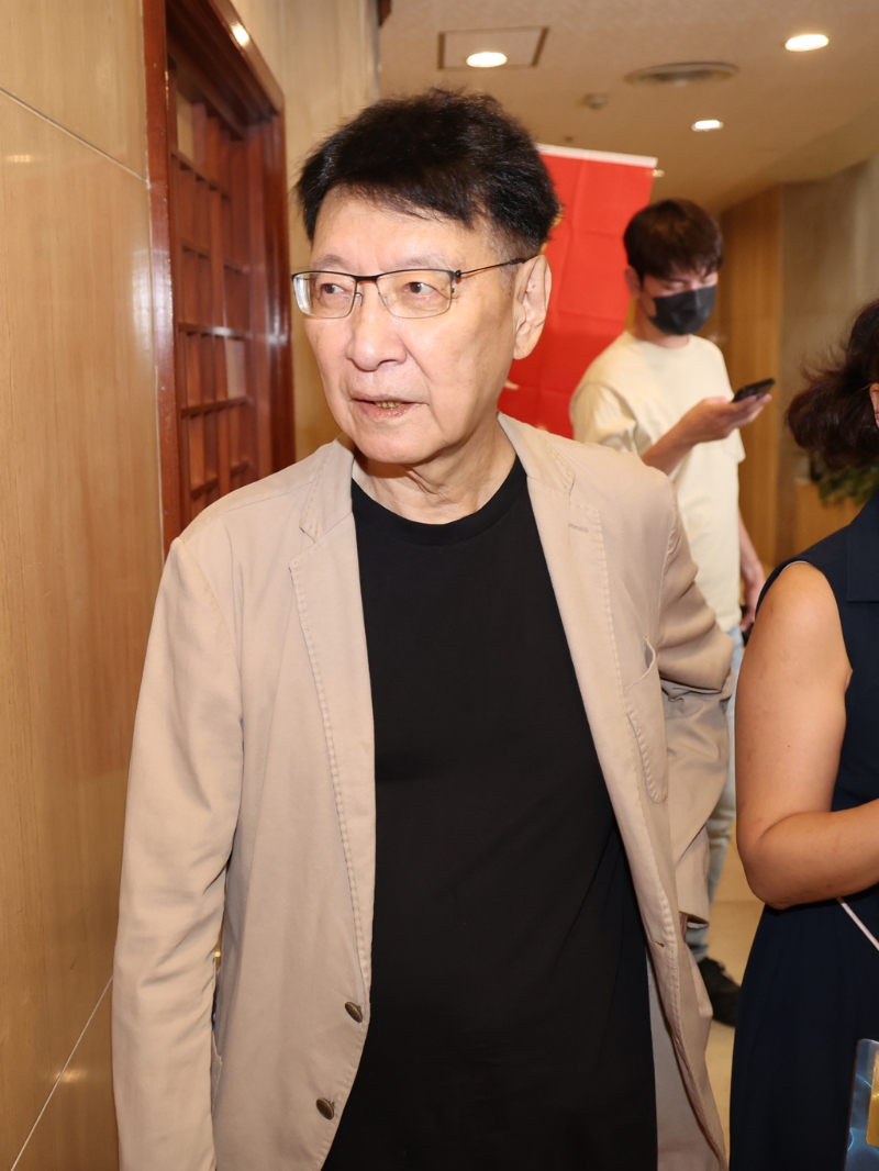 針對媒體詢問賴政府是否押寶川普？媒體人趙少康23日出席工商建言會工商負責人研討會活動前受訪表示，最好不要押寶，「這樣很笨」。