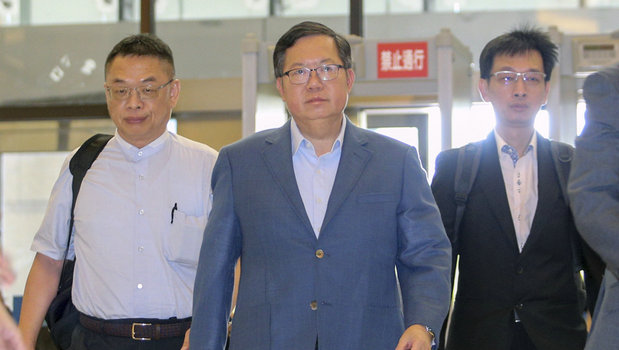 鄭文燦(中) 鄭文燦(中)