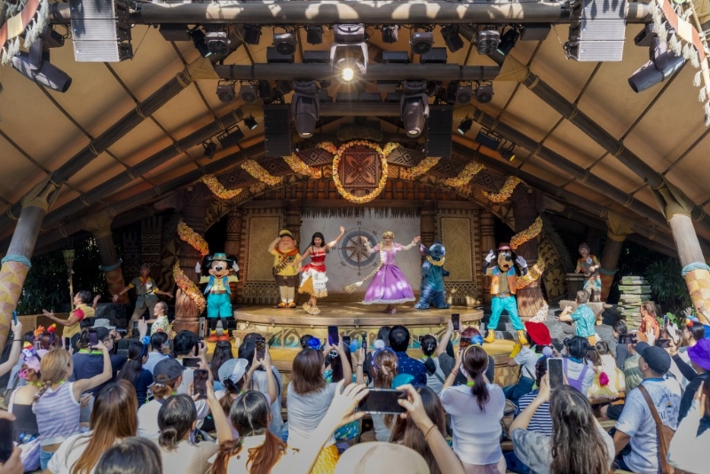 香港迪斯尼樂園夏日活動推介2：奇妙唱游大冒險 - 編輯提醒：「坐位」必濕?。ㄐ）（圖片來源：香港迪斯尼樂園）