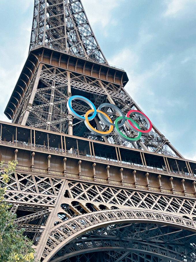 鐵塔日與夜之“日” 鐵塔日與夜之“日”