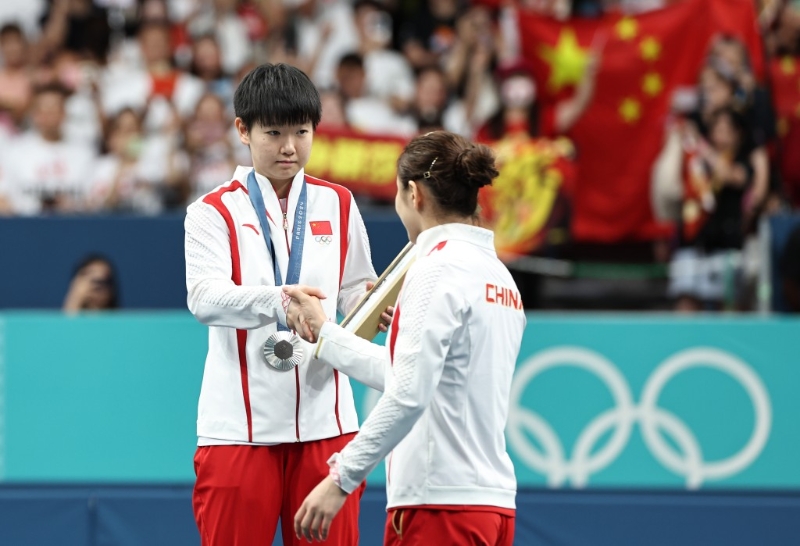 陳夢和孫穎莎繼上屆東京奧運后再遇，但今次仍是陳夢贏波奪金。 新華社