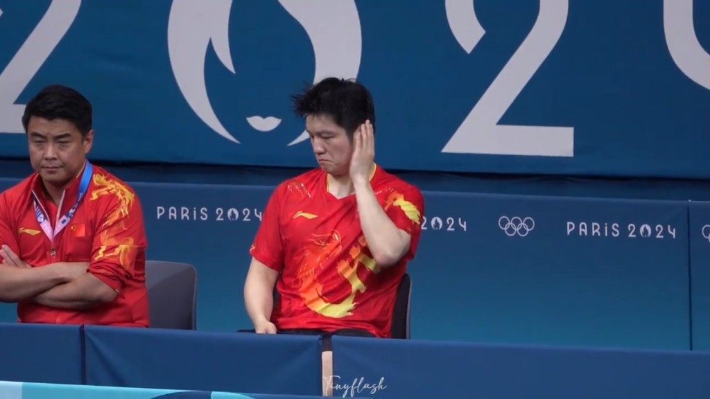 樊振東瘋狂拍臉 樊振東瘋狂拍臉