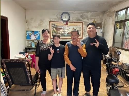 全紅嬋出身于農民家庭，一家生計依賴父親種田。