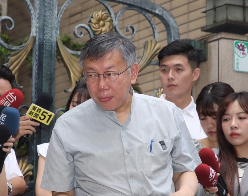 柯文哲(中) 柯文哲(中)