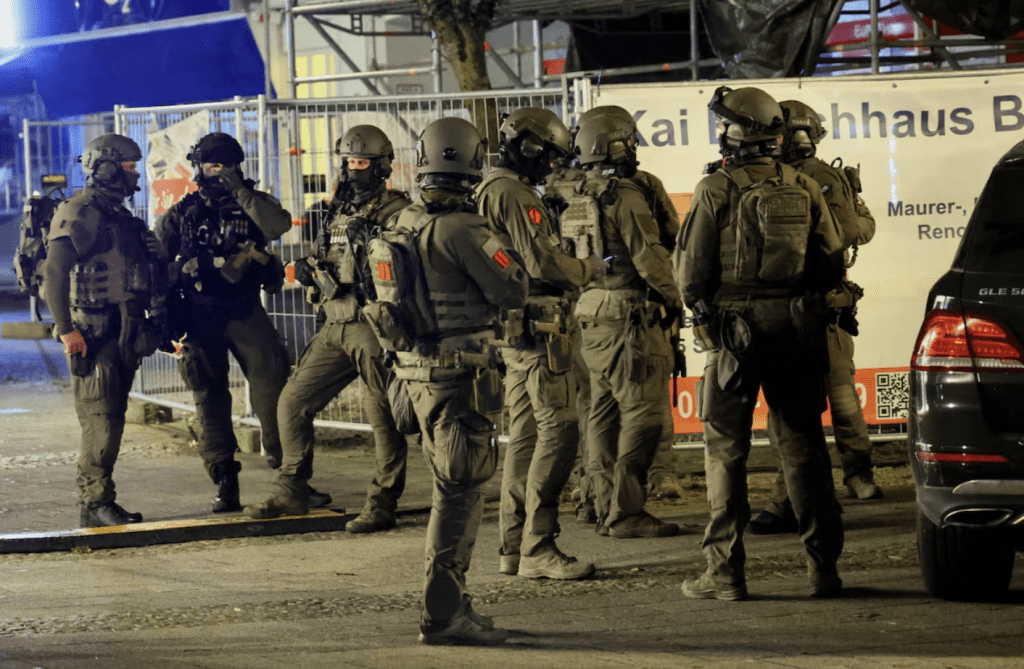 德國西部索林根市(Solingen)周五發生隨機斬人案 德國西部索林根市(Solingen)周五發生隨機斬人案