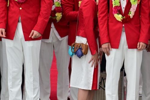 全紅嬋背包上的兩只烏龜吊飾很搶眼。