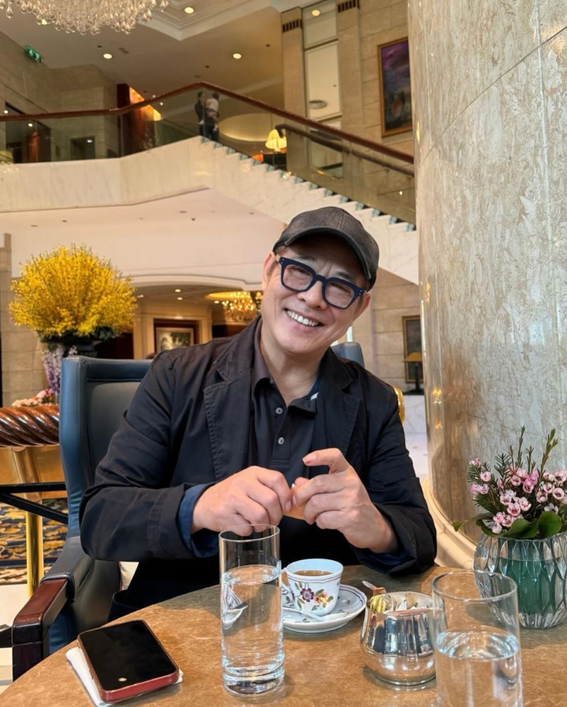 李連杰減產后休養生息，精神非常好。