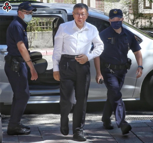 5日柯文哲至臺北地院重開羈押庭。中時數據照