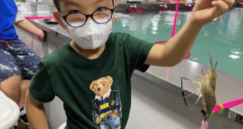親子好去處2024︳觀塘室內釣蝦場釣蝦體驗買一送一！小朋友都可一齊玩?。▓D片來源：kkday）