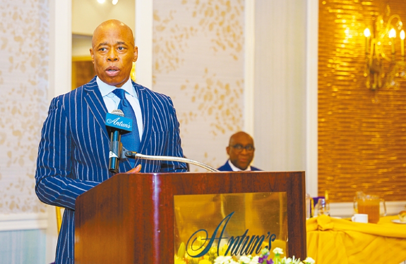 紐約市長亞當斯