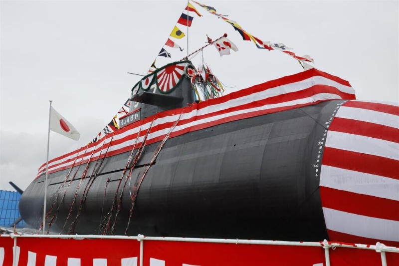 日本海上自衛隊最大型的“大鯨級”潛艦第5艘艦“長鯨號”4日舉行命名及下水典禮。 （共同社）