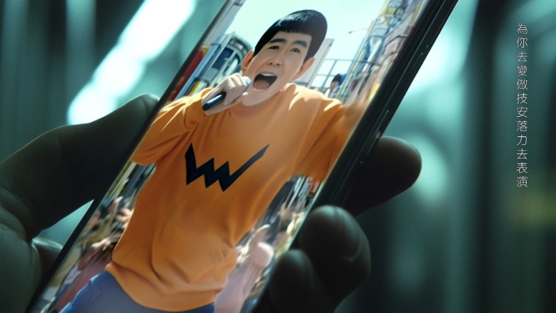 之后黎明又化身《多啦A夢》的技安（胖虎）「落力去表演」。