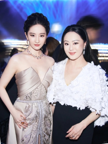 章小蕙與劉亦菲合影