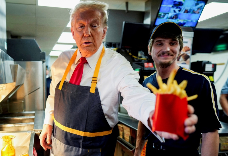 特朗普20日到麥當勞打工、親手炸薯條