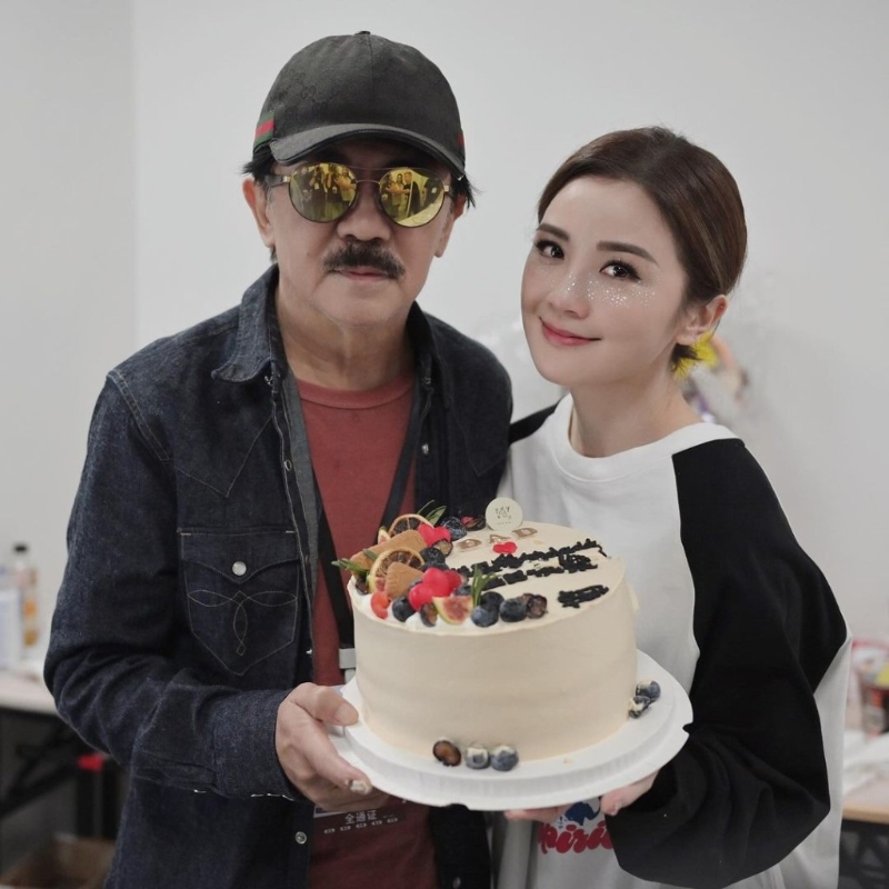 昨日（23日）蔡卓妍就在IG上分享了同爸爸慶生的照片，場面滿載溫馨，樂也融融。