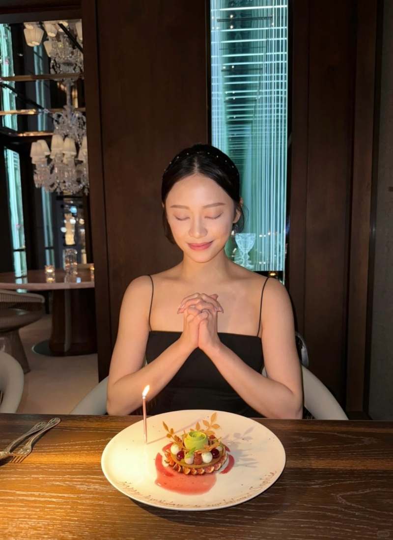 10月27日是葉蒨文的32歲生日。