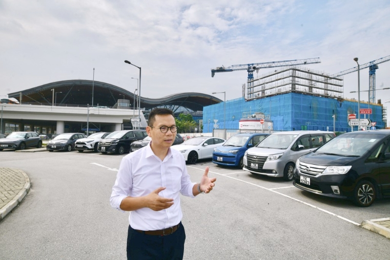 陳恒鑌直言，迪士尼的車位亦有限，能否容納全數內地車輛也是一個難題。 陳浩元攝