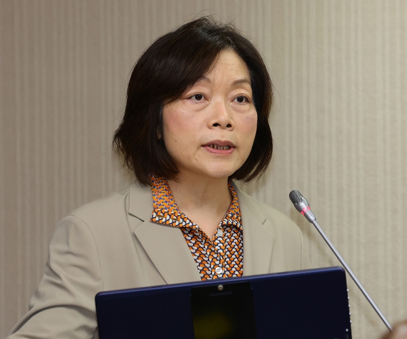 涉職場霸凌導致員工輕生的分署長謝宜容，僅僅是調離現職接受調查，引爆怒火。