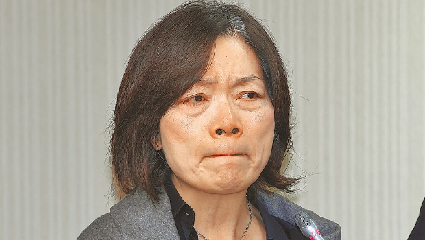 何佩珊20日在“立法院”備詢時哽咽落淚 何佩珊20日在“立法院”備詢時哽咽落淚