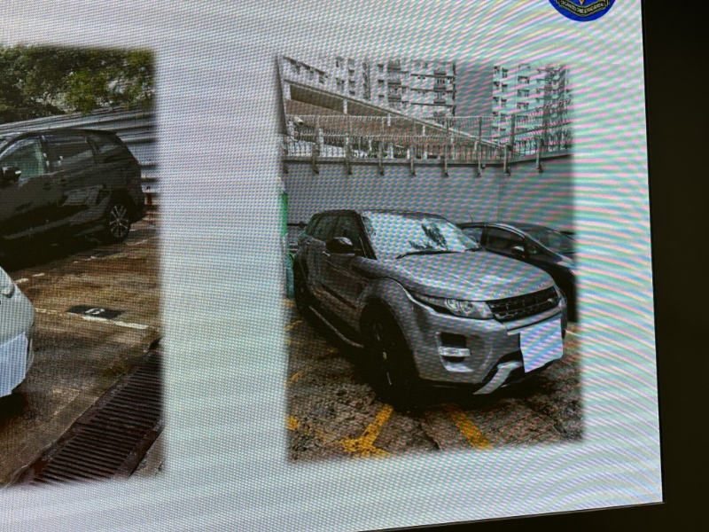 在「霧嶺」行動中，警方扣押兩輛車。