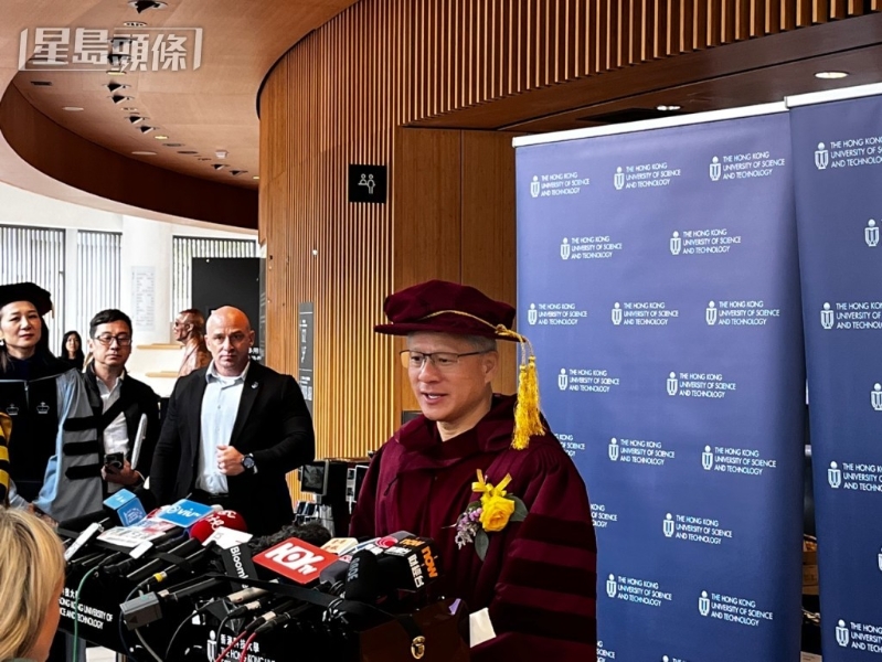 黃仁勛認為人工智慧的進步是全球性，認為未來無法阻止開放科學及人工智能發展。