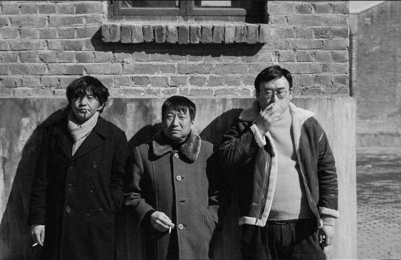 《漂亮朋友》由徐剛、張志勇（中）、薛寶鶴飾演追求愛情的中年同志。