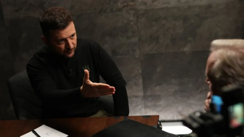 澤連斯基接受天空新聞網記者斯圖爾特·拉姆齊采訪 澤連斯基接受天空新聞網記者斯圖爾特·拉姆齊采訪