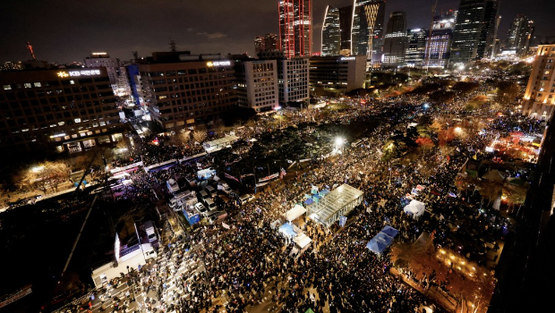 國會外15萬人集會支持彈劾尹錫悅 國會外15萬人集會支持彈劾尹錫悅