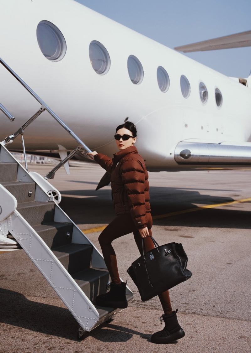 昨（7日）張栢芝的工作室微博分享了多張張栢芝的靚靚登機寫真相，為望眼欲穿的粉絲解渴！