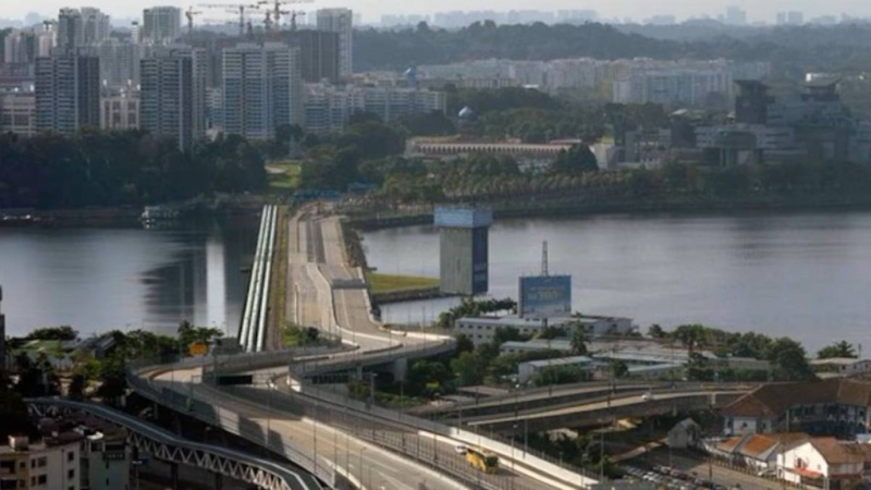 馬來西亞新山毗鄰新加坡，圖為連接兩地的新柔長堤。