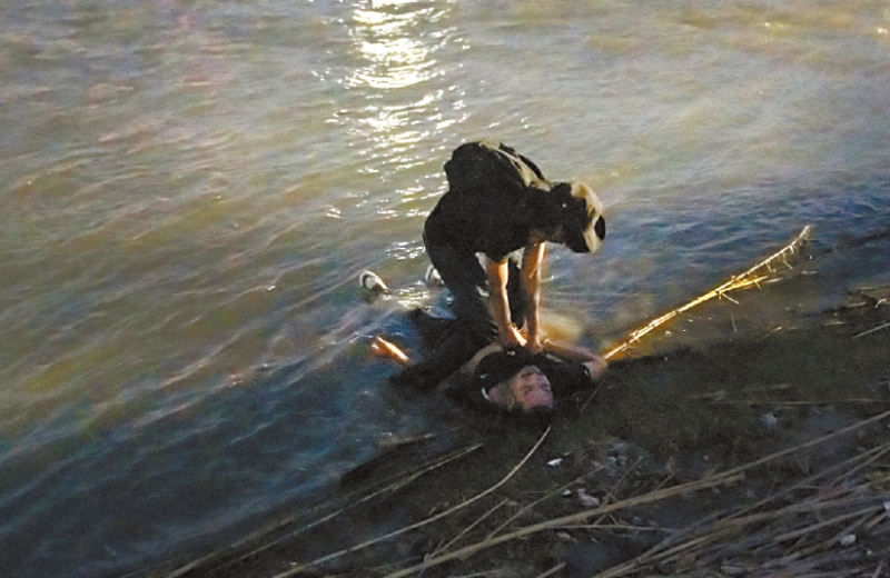 美墨邊境偷渡客。