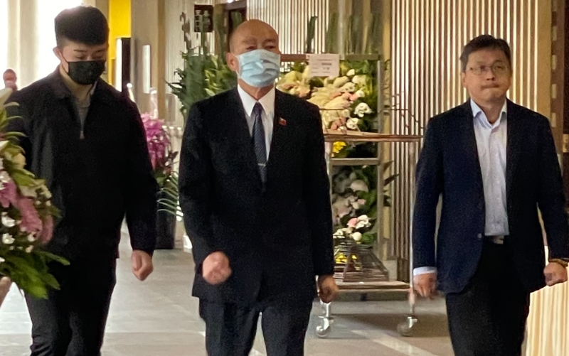 立法院長韓國瑜前來送瓊瑤最后一程。